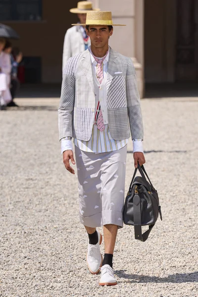 Look 7